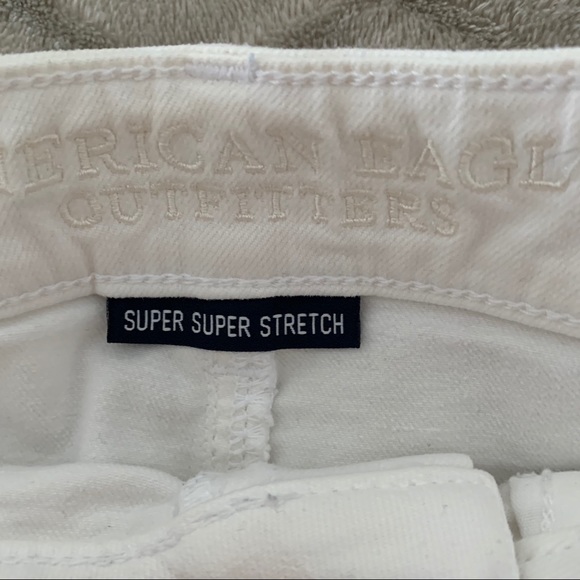[AMERICAN EAGLE] size 6 white denim shorts 🏝 - Picture 4 of 4
